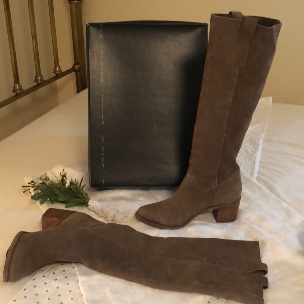 Steven leather Swede boot.